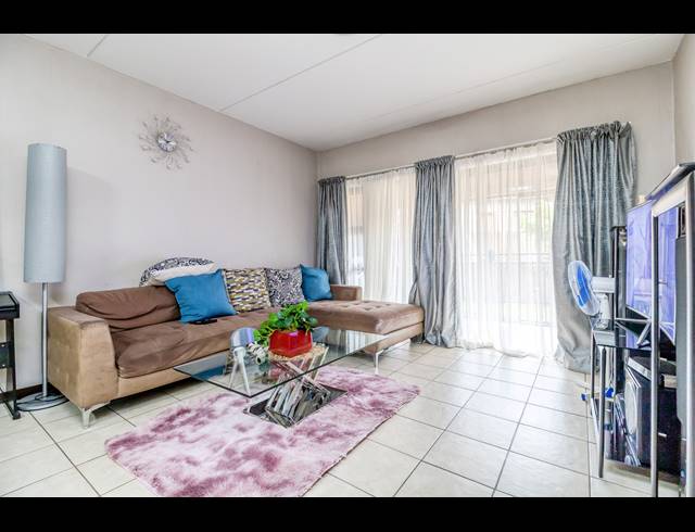 2 BEDROOM APARTMENT RENTED IN WILGEHEUWEL